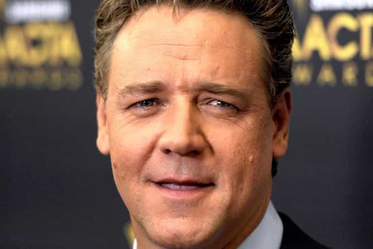 Russell Crowe Used To Have A VERY Famous Prank Caller Russell Crowe Used To Have A VERY Famous Prank Caller