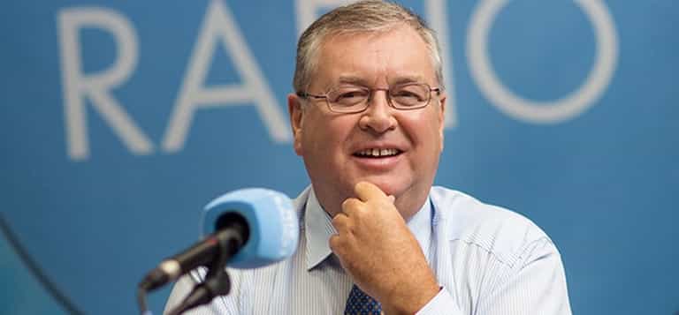 Joe Duffy pays tribute to Liveline predecessor Marian Finucane Joe Duffy pays tribute to Liveline predecessor Marian Finucane