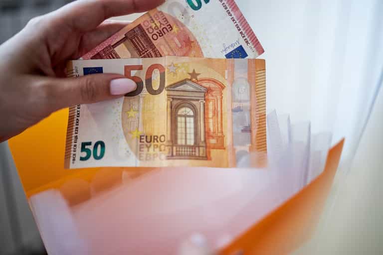 Why is everyone talking about the viral Temu ‘free money’ game? Why is everyone talking about the viral Temu ‘free money’ game?