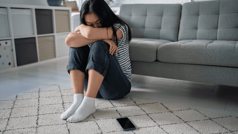Why does a friendship breakup hurt more than a romantic one? Why does a friendship breakup hurt more than a romantic one?