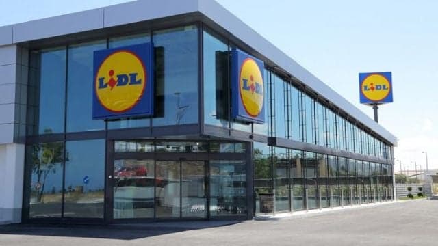 Lidl closing early this weekend to thank staff for hard work Lidl closing early this weekend to thank staff for hard work
