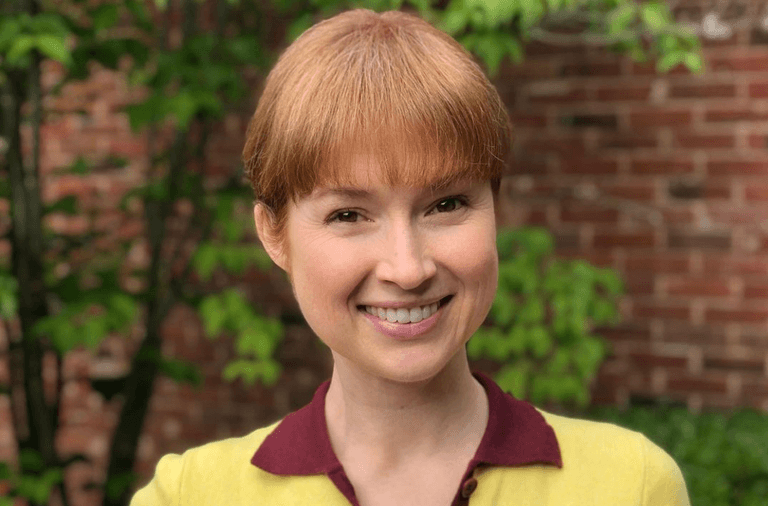 Ellie Kemper apologises for taking part in “unquestionably racist” ball Ellie Kemper apologises for taking part in “unquestionably racist” ball
