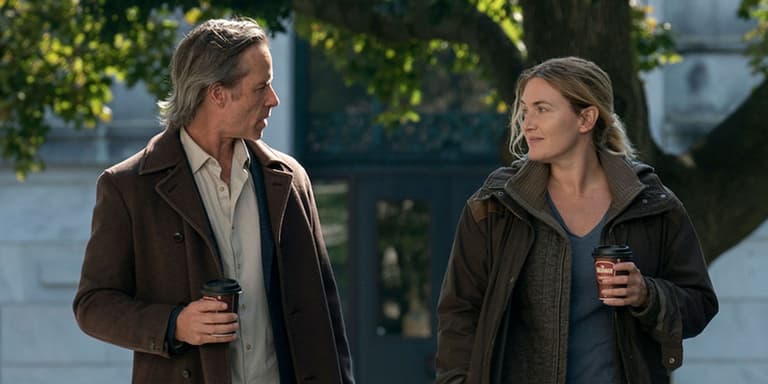 Kate Winslet refused to let director edit “bulgy bit of belly” from Mare of Easttown sex scene Kate Winslet refused to let director edit “bulgy bit of belly” from Mare of Easttown sex scene