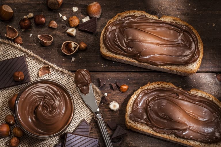 Apparently we’ve been eating Nutella wrong this whole time Apparently we’ve been eating Nutella wrong this whole time