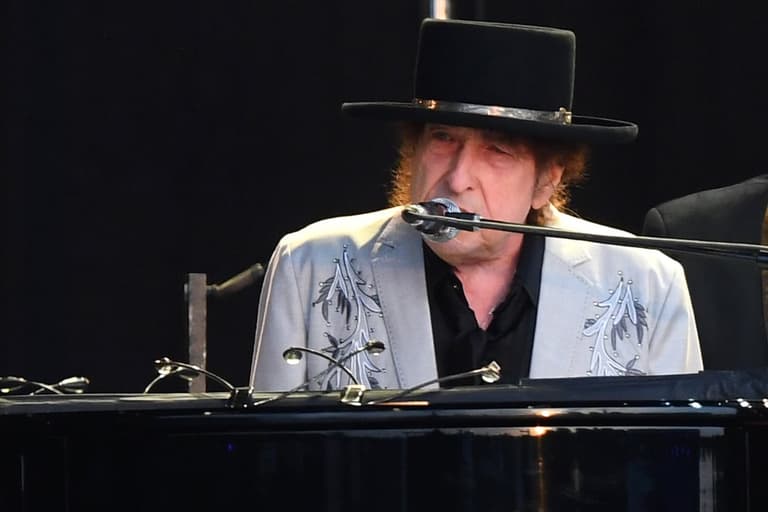 Bob Dylan sued over alleged sexual abuse of 12 year-old 50 years ago Bob Dylan sued over alleged sexual abuse of 12 year-old 50 years ago