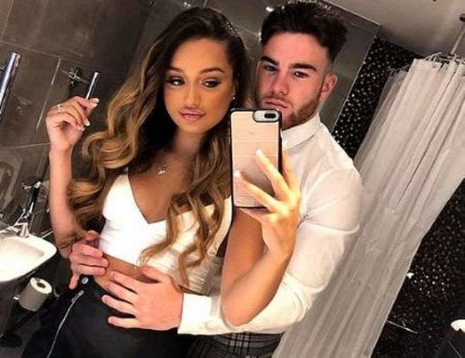 Love Island’s Lucinda is officially back with Irish footballer Aaron Connolly Love Island’s Lucinda is officially back with Irish footballer Aaron Connolly