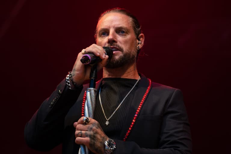 “Heartbroken” Keith Duffy pays tribute to “warrior” dad following his death “Heartbroken” Keith Duffy pays tribute to “warrior” dad following his death