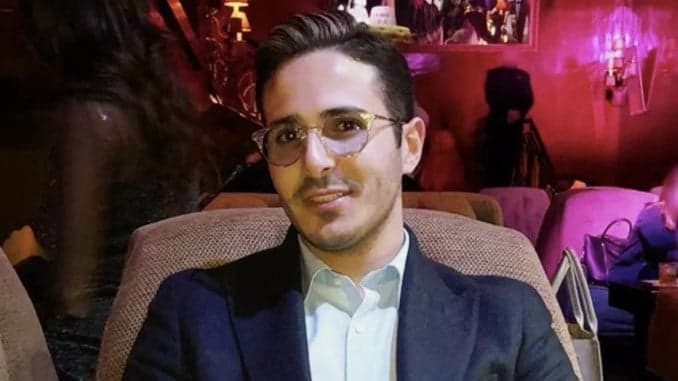 Simon Leviev claims he’s not the Tinder Swindler in first ever interview Simon Leviev claims he’s not the Tinder Swindler in first ever interview