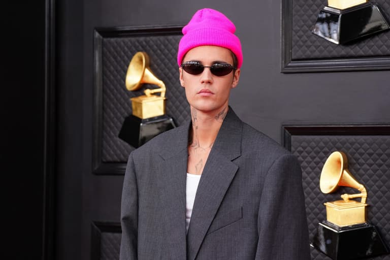Justin Bieber opens up about Ramsay Hunt Syndrome diagnosis leaving his face paralysed Justin Bieber opens up about Ramsay Hunt Syndrome diagnosis leaving his face paralysed