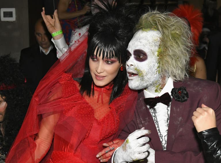 Need a couple’s costume for Halloween? Look no further Need a couple’s costume for Halloween? Look no further