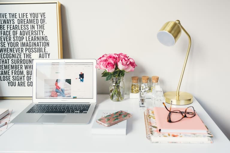 We’re hiring! Senior Editorial Lead wanted for Her and HerFamily We’re hiring! Senior Editorial Lead wanted for Her and HerFamily