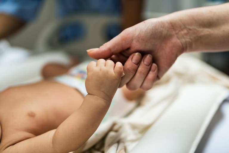 Mum tells parents to “trust your gut” after little girl is rushed to A&E Mum tells parents to “trust your gut” after little girl is rushed to A&E