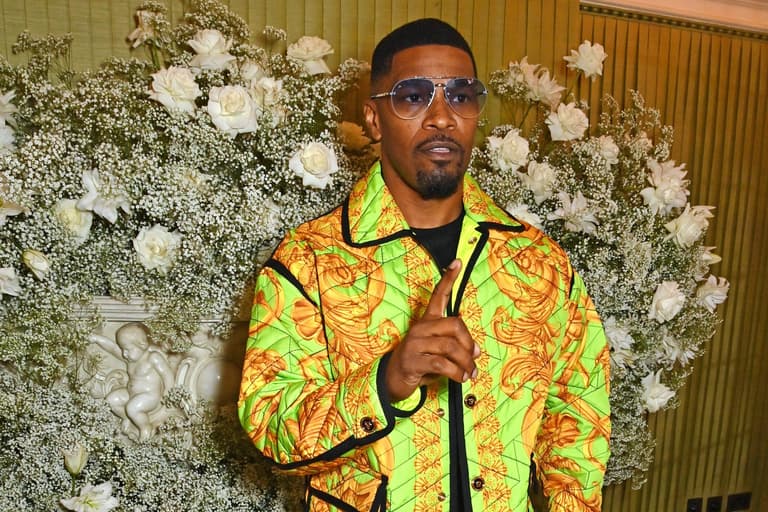 Ellen Degeneres among stars who sent Jamie Foxx well wishes following “medical complication” Ellen Degeneres among stars who sent Jamie Foxx well wishes following “medical complication”