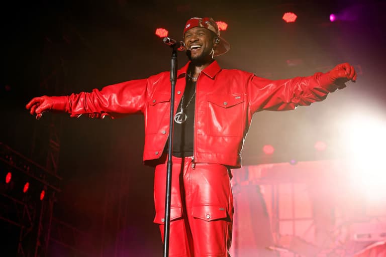 Usher revealed as headline act for 2024 Super Bowl halftime show Usher revealed as headline act for 2024 Super Bowl halftime show