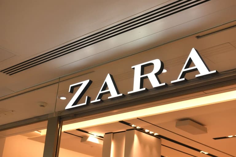 This Zara jacket is an autumn staple and designer dupe for €820 less This Zara jacket is an autumn staple and designer dupe for €820 less