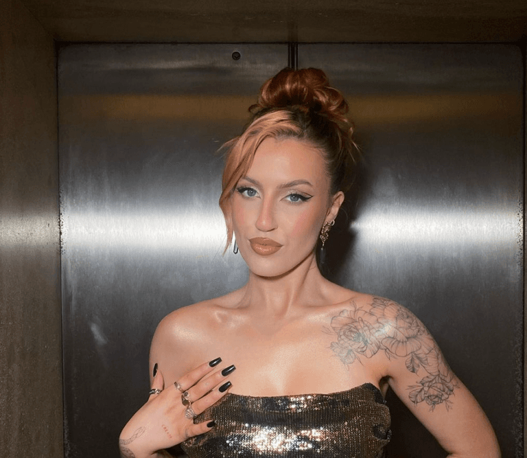 Keilidh Cashell’s step-by-step guide to the perfect NYE makeup look Keilidh Cashell’s step-by-step guide to the perfect NYE makeup look
