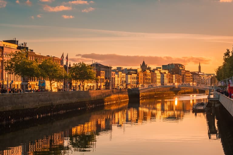 Seven health benefits of brighter evenings as clock change approaches Seven health benefits of brighter evenings as clock change approaches