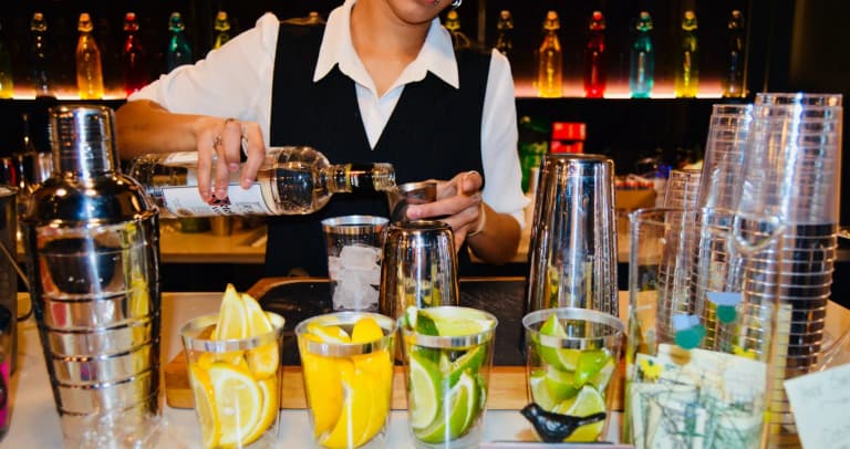 Bartender sends boss brutal three-word response after 3am text Bartender sends boss brutal three-word response after 3am text