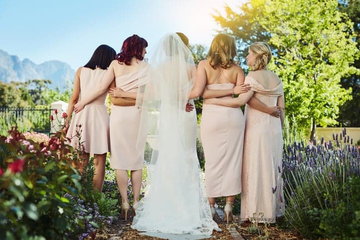 Bride asks bridesmaid to dye her hair to avoid clashing with her wedding’s colour scheme Bride asks bridesmaid to dye her hair to avoid clashing with her wedding’s colour scheme