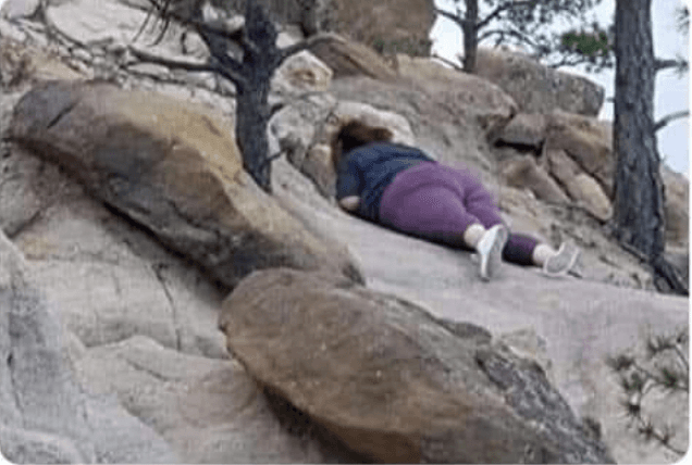 Woman ‘rolls down mountain’, leaves hilarious review about her 5-star leggings Woman ‘rolls down mountain’, leaves hilarious review about her 5-star leggings