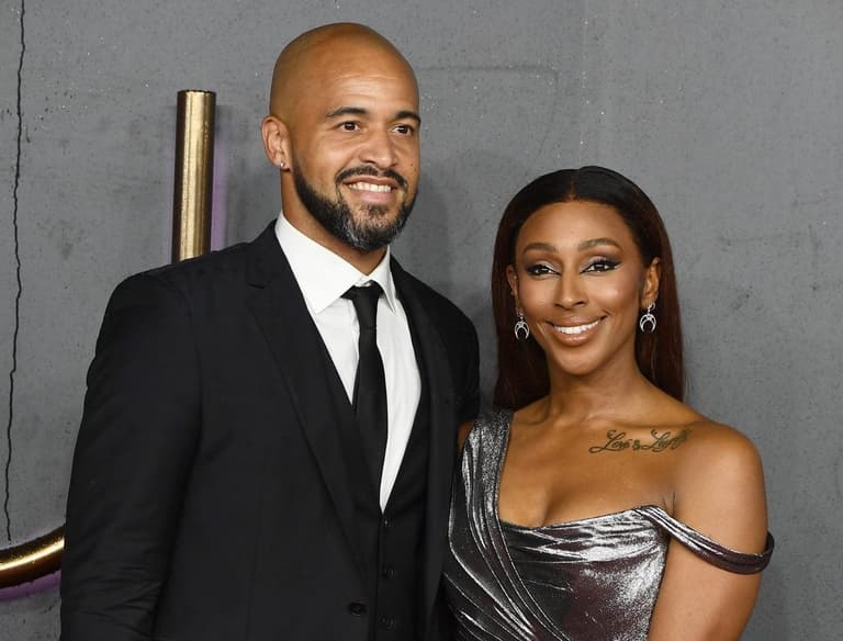 Alexandra Burke and her Irish boyfriend Darren are expecting their first child Alexandra Burke and her Irish boyfriend Darren are expecting their first child