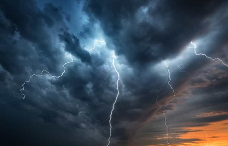 Met Éireann issues thunderstorm warning for 11 counties Met Éireann issues thunderstorm warning for 11 counties