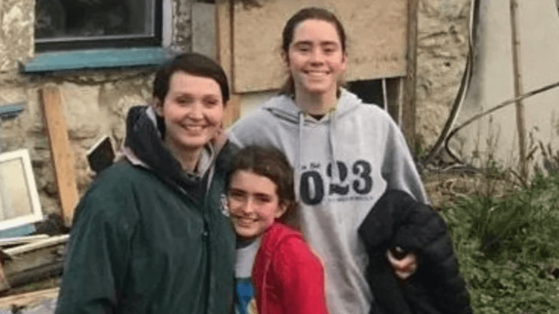 ‘We loved you and we miss you’ – heartbreaking tributes paid to mum and daughters killed in Mayo crash