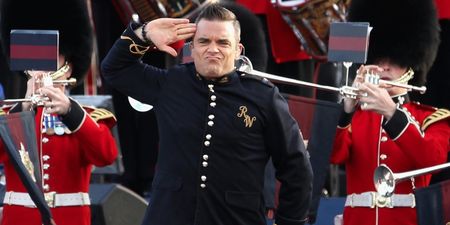 Robbie Williams Surfs onto Chat Roulette and Performs for a Random Fan