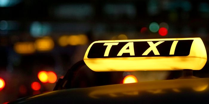 Female Taxi Driver Hurls Abuse at Passenger…