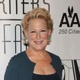 “Silly Beyond Belief” – Bette Midler Says Ariana Grande “Looks Ridiculous”