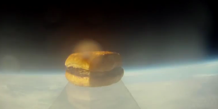 One Small Step For A Hamburger… Amazing Video Shows The First Ever Hamburger’s Experience In Space