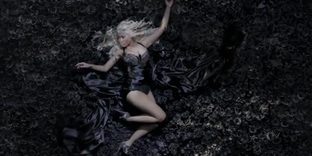 Pink Friday: Minaj Does Classy Vamp In New Fragrance Ad
