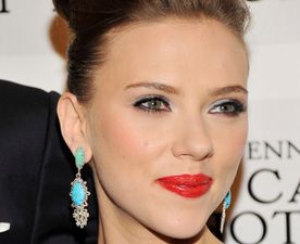 Style Icon: Scarlett Johansson – Old School Hollywood Glamour With A Twist