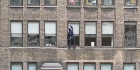 VIDEO: Not A Bother To Him, Window Cleaner Hangs 100 Feet Above The Ground With No Harness