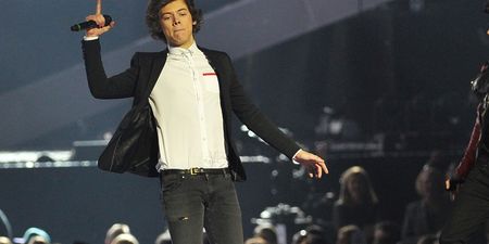 Harry Styles Keeps It In The Show Business… Hooks Up With Another Cougar To Cuddle