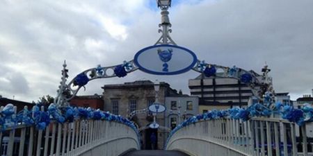 PICTURE: What’s Going On With Dublin’s Ha’Penny Bridge?!