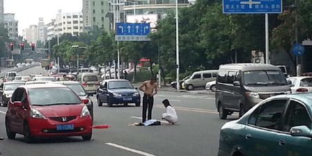 NSFW – Forget Bare Knuckle Fighting… This Couple Bare It All In A Blazing Row, On A Busy Public Road