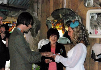 The Budget Wedding: Couple Spend Just £1 On Big Day