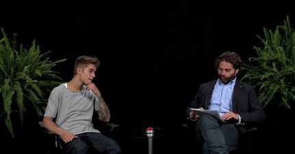 VIDEO – “I’ve Never Interviewed A 7-Year-Old Before” Zach Galifianakis Confronts Justin Bieber In Brilliant “Between Two Ferns” Interview