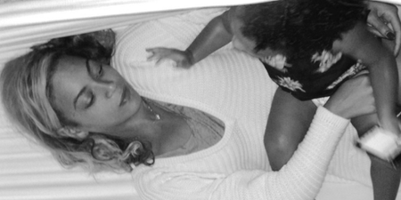 PICTURE: Beyoncé Cuddles Up To Daughter Blue Ivy