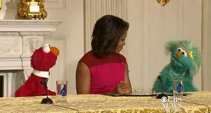 VIDEO – Michelle Obama Is Joined By Elmo And Rosita In The White House
