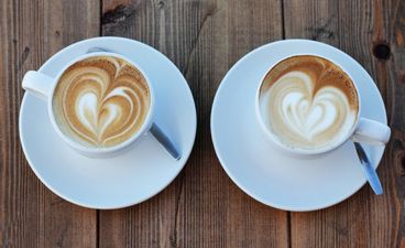 Photo: French Café Gives Discount to Polite Customers