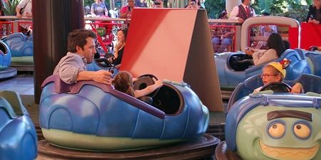PICTURE – Oh Just Ben Affleck, Hanging Out In Disneyland With His Daughters