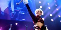 Expect The Unexpected! Miley Cyrus Hands Out Cash At One Of Her Concerts