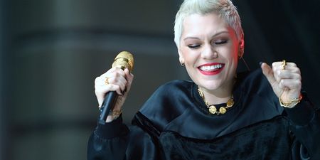 PICTURES – She Wore Blue… Hair, Jessie J Shows Off Her New Blue Hair