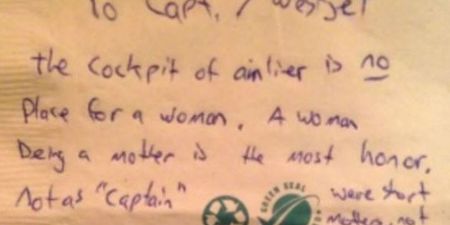 Pilot Responds Brilliantly To Sexist Note Left For Her After Flight
