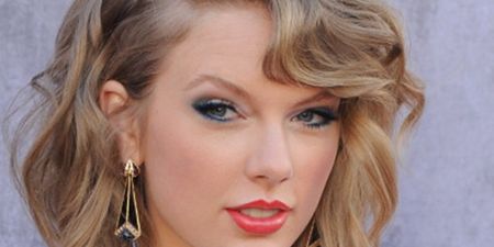 PHOTO: This Throwback Photo Of Taylor Swift Is Absolutely HILARIOUS
