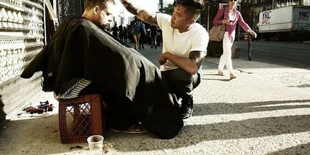 “Be Awesome To Somebody” NYC Stylist Spends Every Sunday Giving Free Haircuts To The Homeless