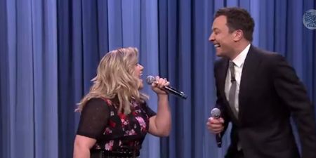 VIDEO: Kelly Clarkson and Jimmy Fallon Perform Medley of Classic Duets