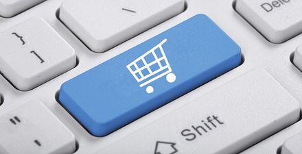 Woman Orders Dress Online… But It Didn’t Look Like What She Expected